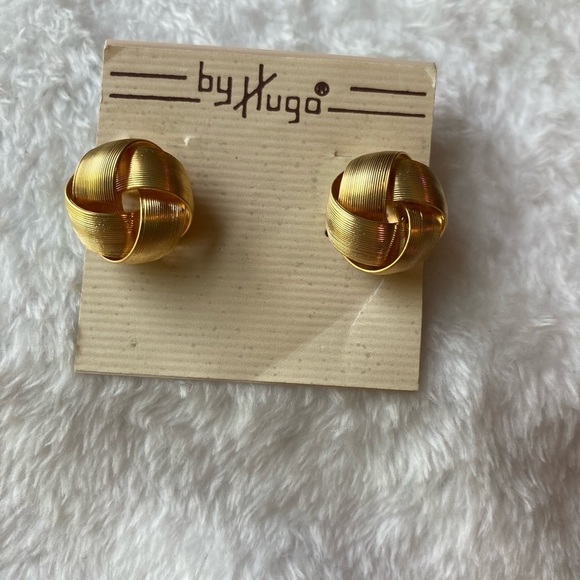 By Hugo‎ Knotted Design Earrings - Picture 2 of 6